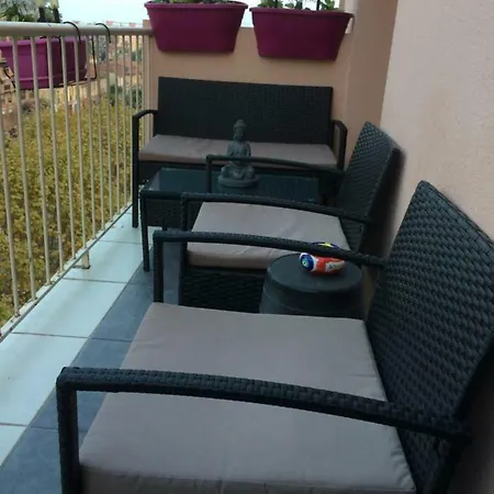 Moderne Borrigo * Μεντόν